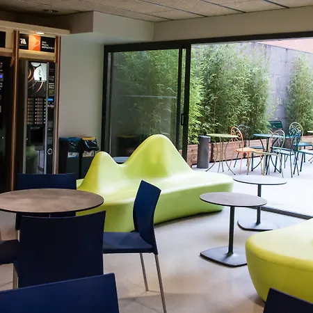 Pere Tarres Albergue Barcelona