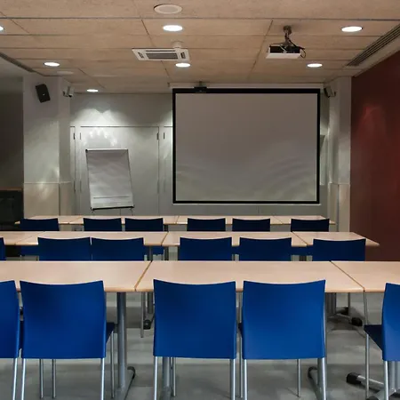 אכסניה Pere Tarres Youth ברצלונה