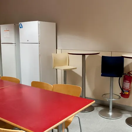 Pere Tarres Youth אכסניה