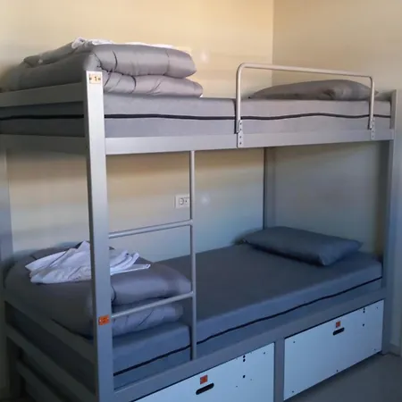 Pere Tarres Youth אכסניה