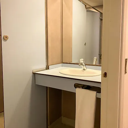 Pere Tarres Youth אכסניה *