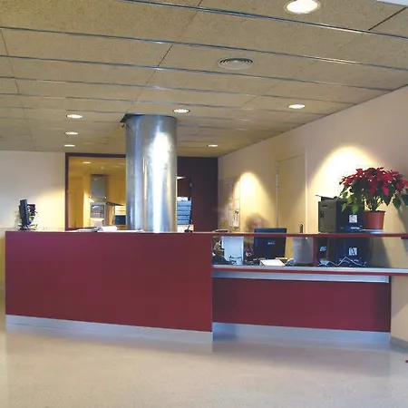 אכסניה Pere Tarres Youth *