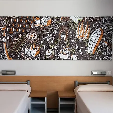 אכסניה Pere Tarres Youth