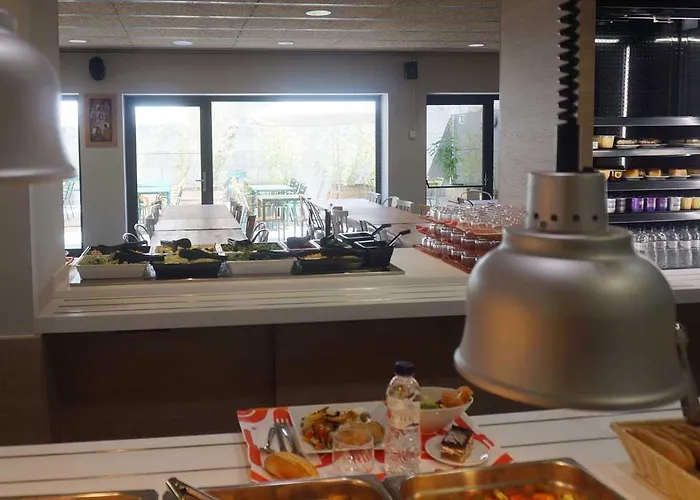 Pere Tarrés Ostello