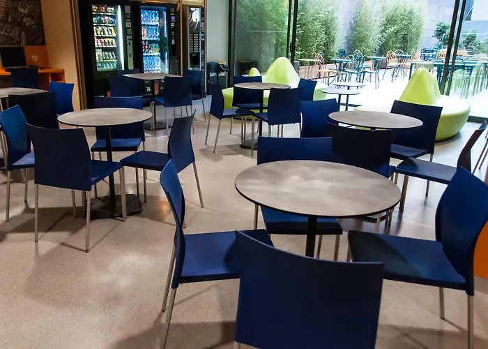 Pere Tarrés Ostello