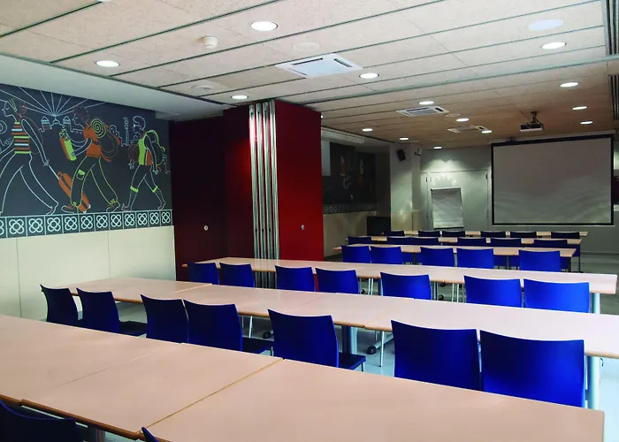 Pere Tarrés Ostello