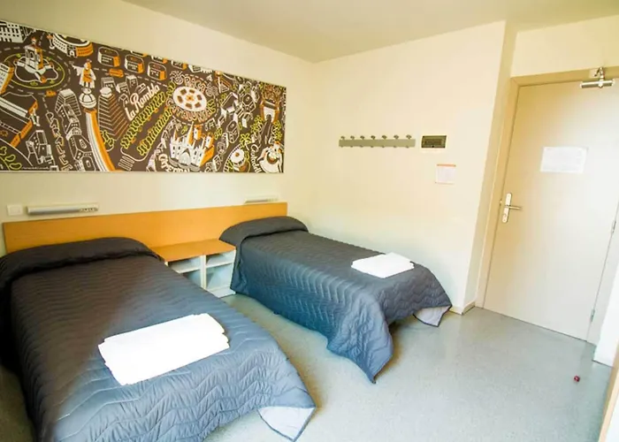 Pere Tarrés Ostello