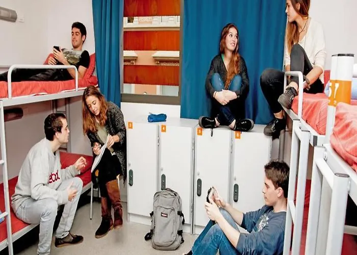 Pere Tarrés Ostello