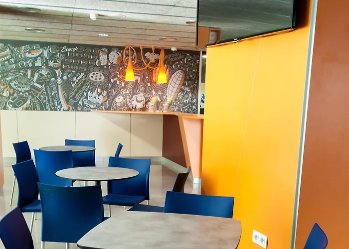 Pere Tarrés Ostello *