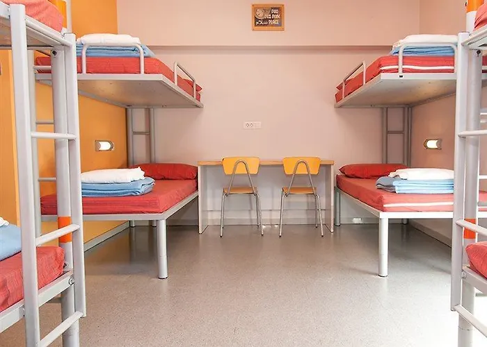 Pere Tarrés Ostello