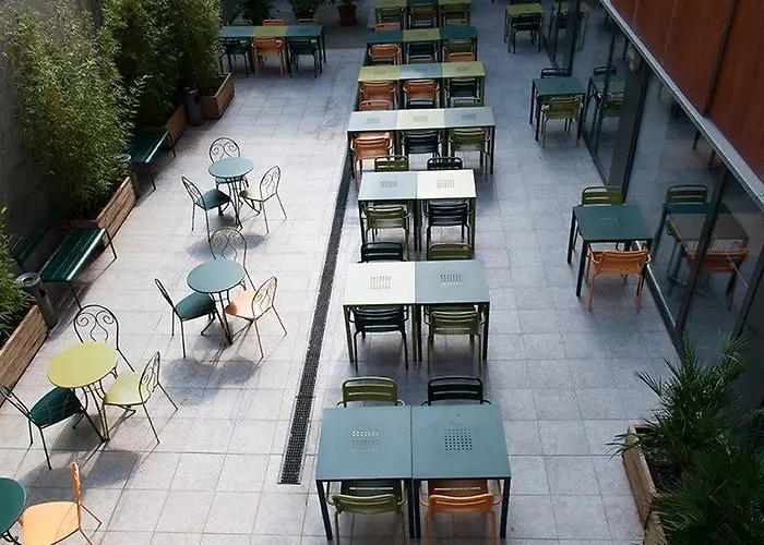 Pere Tarrés Ostello *