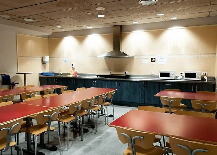 Pere Tarrés Ostello