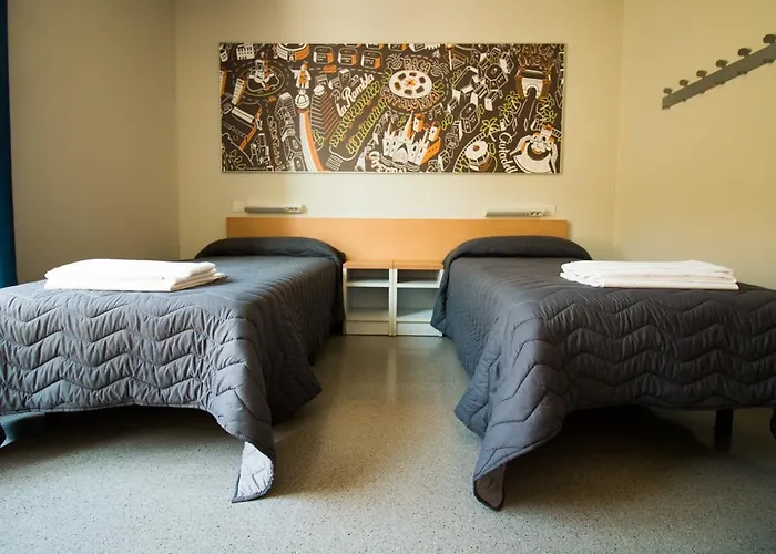 Pere Tarrés Ostello *