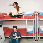 Hostel Pere Tarres Youth *