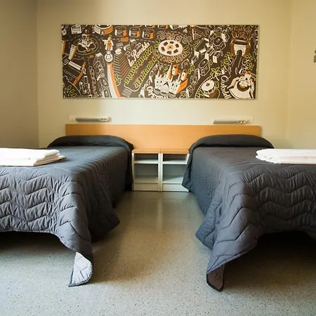 Alberg Pere Tarrés Hostal *