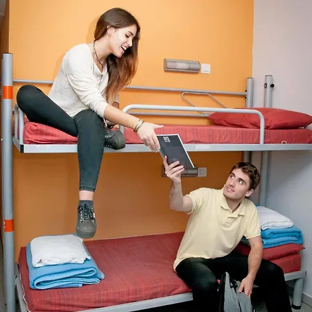 Hostel Pere Tarres