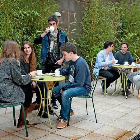 Hostel Pere Tarres Barcelona