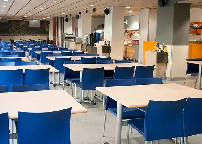Pere Tarres Youth Hostel Barcelona